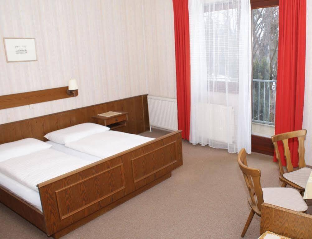 Zoechbauer Gaestehaus - Hotel Garni Kapelln Esterno foto
